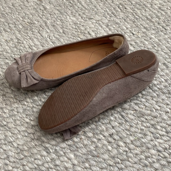 Ugg Size 9 Flats - Picture 5 of 6